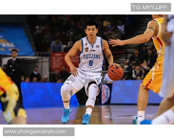 方硕在篮球赛场的崛起与挑战解析：从新星到领军人物的成长之路