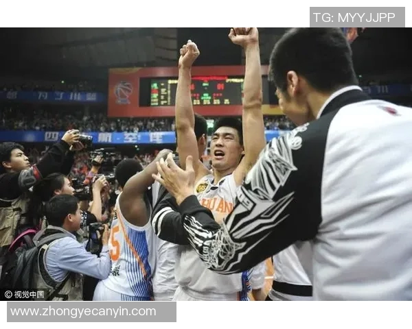 重庆篮球队逆袭之路揭秘大满贯特别报道展现不屈精神与团队力量