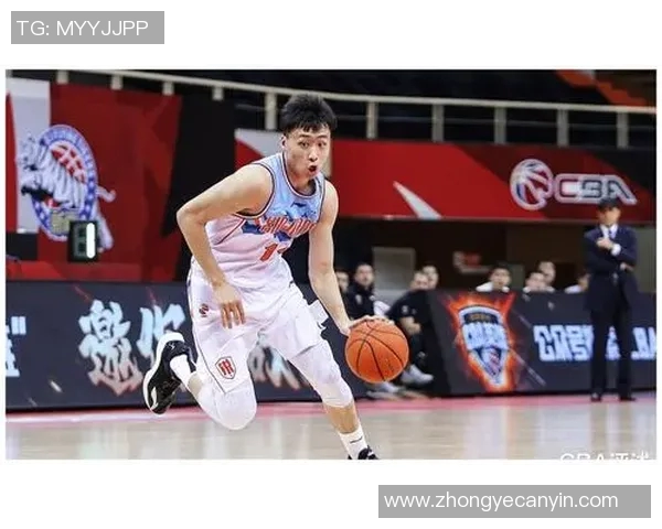 齐麟的崛起与未来发展：探讨新生代篮球明星的成长之路与挑战