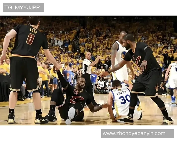 2016年圣诞大战骑士与勇士的巅峰对决回顾与精彩瞬间分析